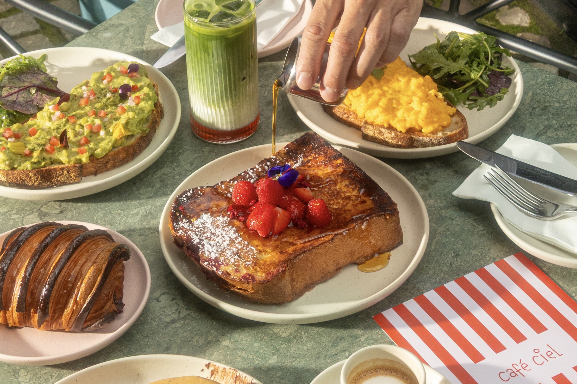 Freshly served brunch dishes at Café Ciel London
